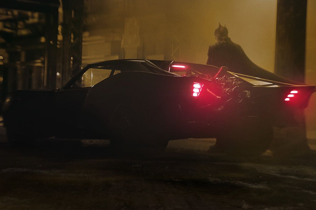 Появились первые фото бэтмобиля из нового «Бэтмена»