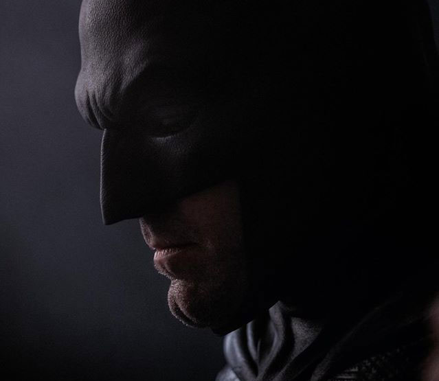Второй кадр Бена Аффлека в образе Бэтмена из «Бэтмена против Супермена»