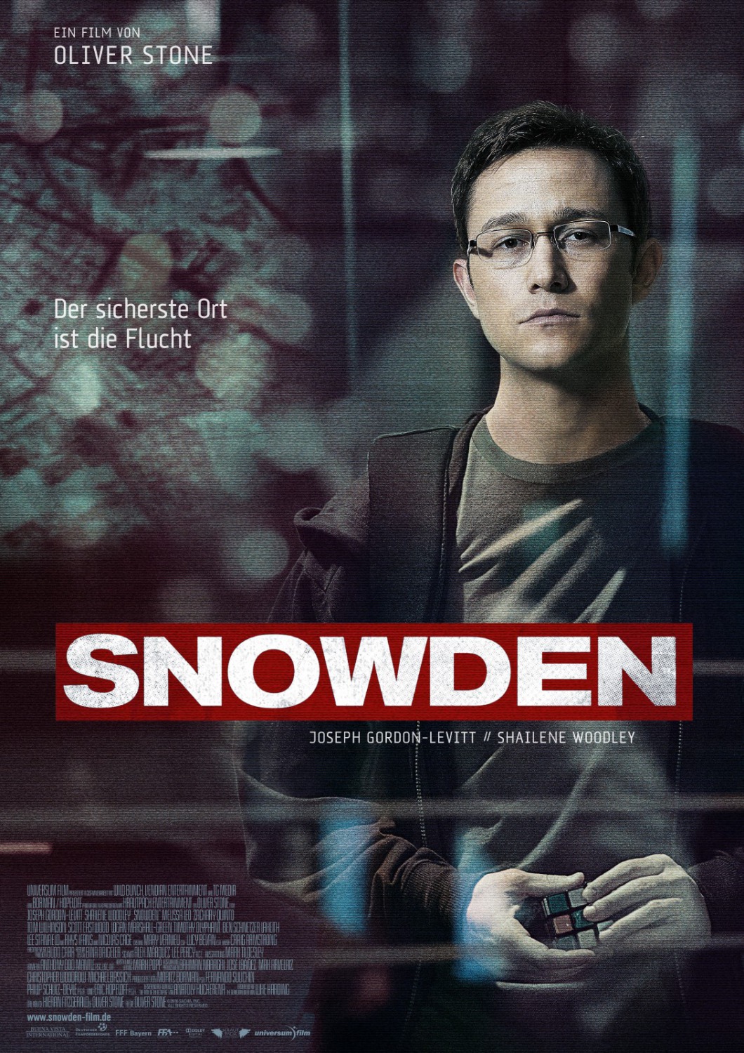 Новый постер «Сноудена»