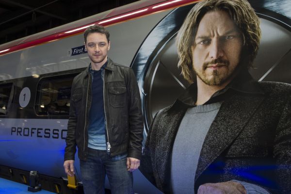 Фоторепортаж: В Лондоне запустили поезд «Люди Икс»